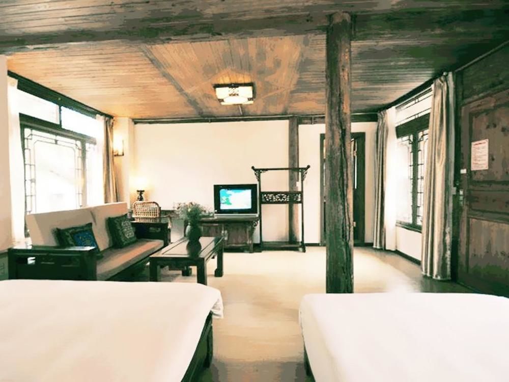 Golden Waterfront Inn Lijiang (Yunnan) Exterior photo