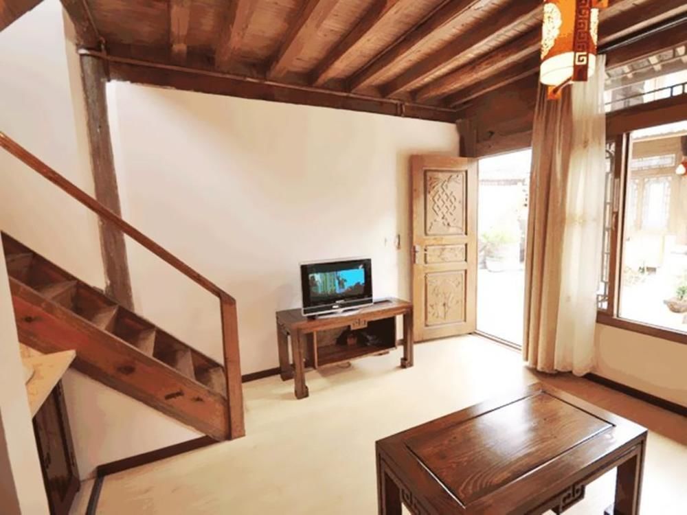 Golden Waterfront Inn Lijiang (Yunnan) Exterior photo